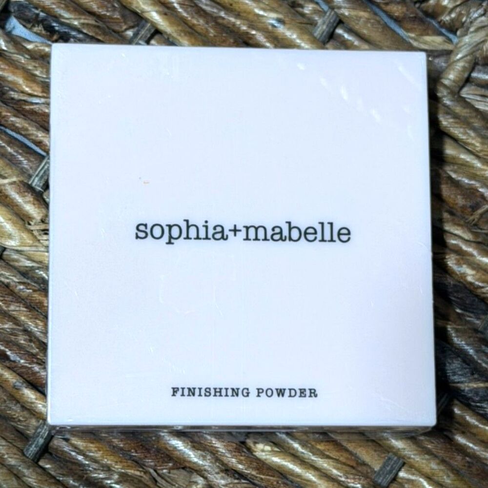 Sophia + Mabelle Finishing Powder in Porcelain Petal – Brand New / Sealed